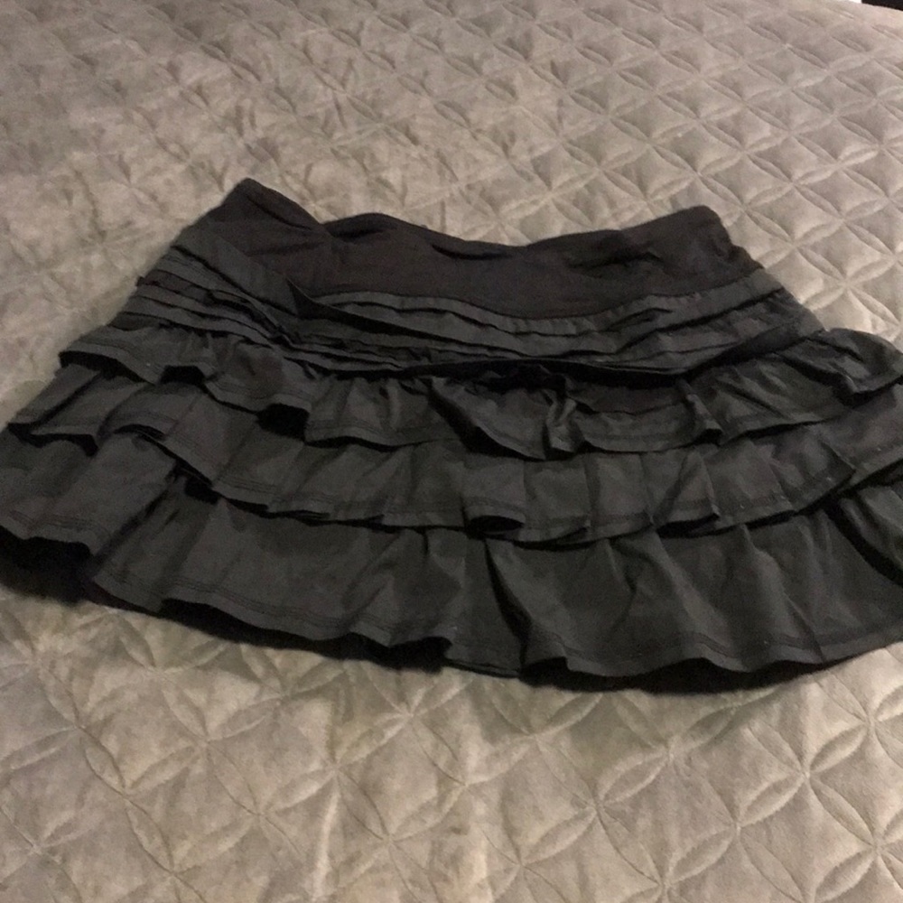 Lululemon Back On Track skort *RARE*